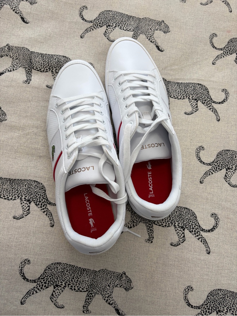 Lacoste White Sneakers with Red Insole and Green Logo - size 9 1/2
